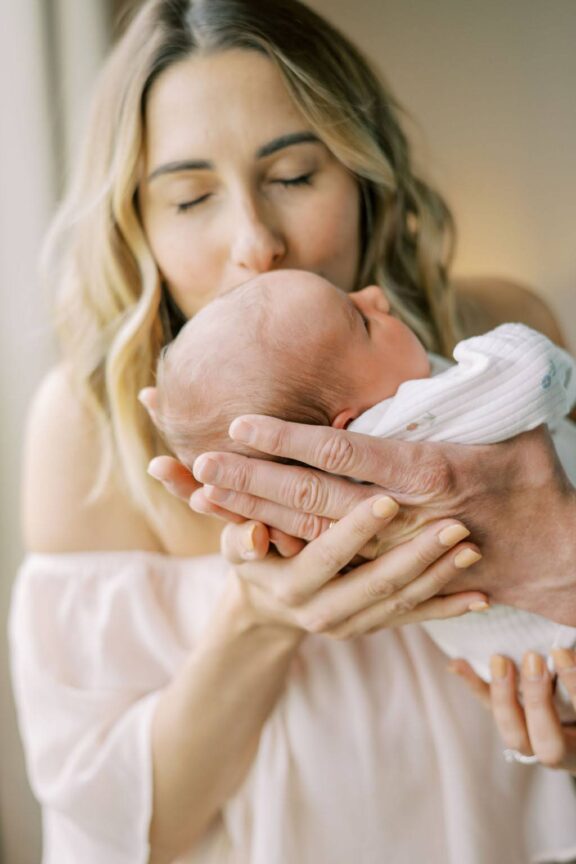 Is It Better to Have a Doula or a Midwife? The Honest Answer from a Houston Doula & Labor and Delivery Nurse