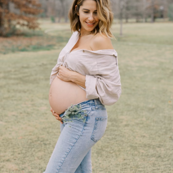 pregnant mom in Cypress TX looking for doula support