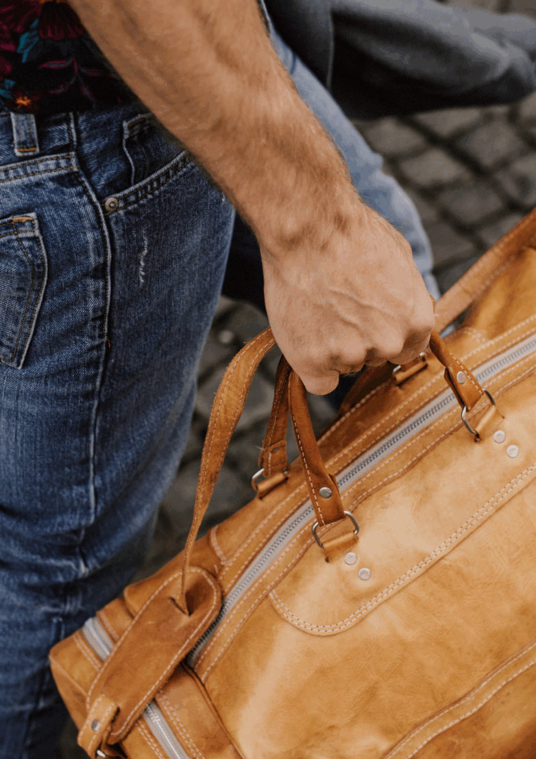 Hospital Bag for Dads: 13 Must-Haves You’ll Actually Use
